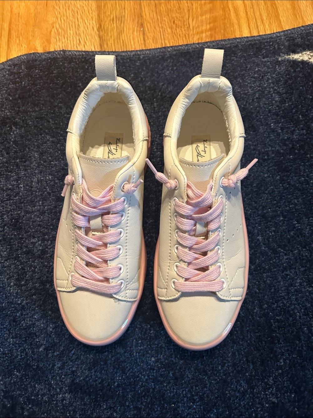 Vintage Havana White Sneakers with Pink Trim and Laces